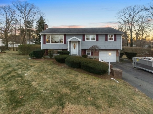 014 32 Michael Dr Brockton