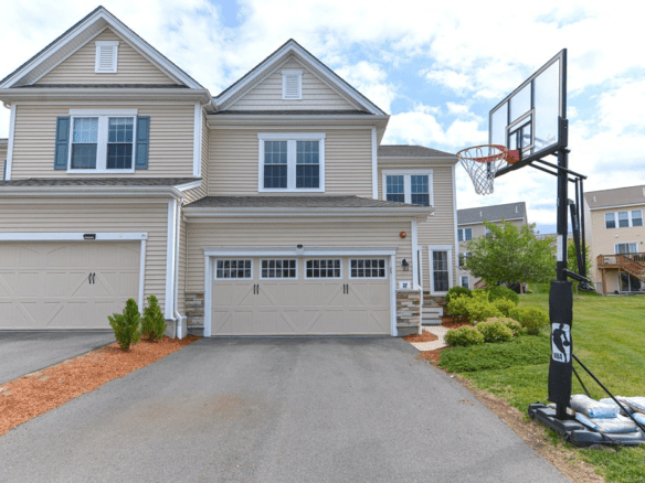 001 32 Spruce St Hopkinton 1
